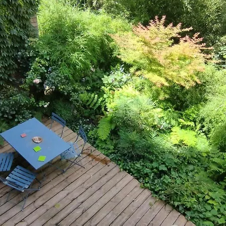 Romantic And Atypical In Prague's Montmartre Apartmán