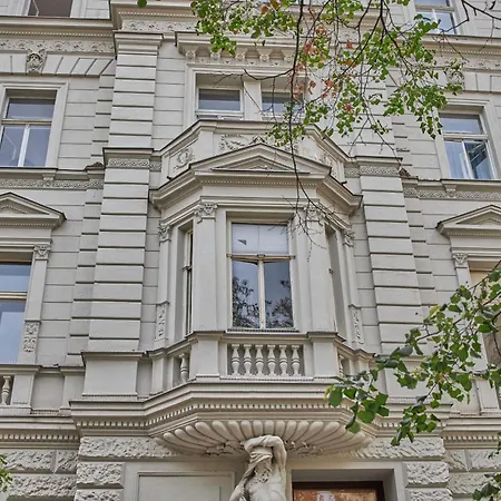National Theatre Elegance Aparthotel