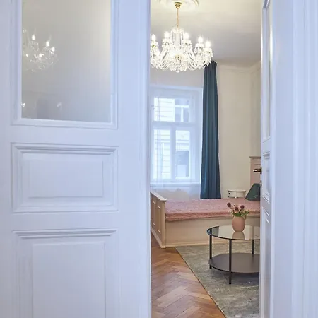 National Theatre Elegance Aparthotel