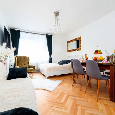 Luxury Kings Apartment *