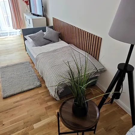 Gold Apartment *