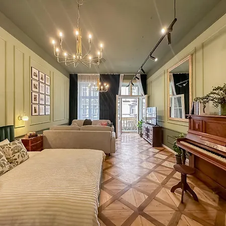 Turnkey I Antonin Dvorak Apartment *