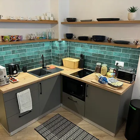 Modern In The Heart Of Vrsovice Apartment