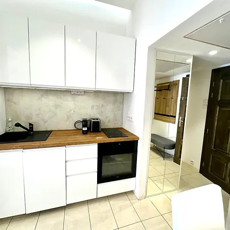 Fantastic Location! Superhost 5 Star Apartment *