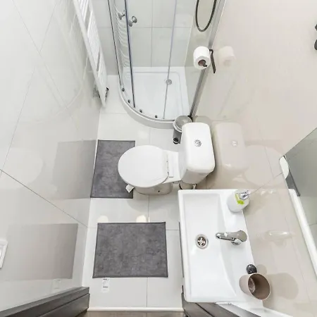 Crimson Charm Apartment Prague