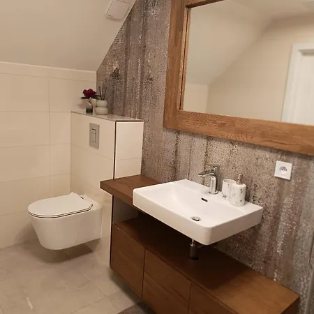 David's Town Center Apartment *