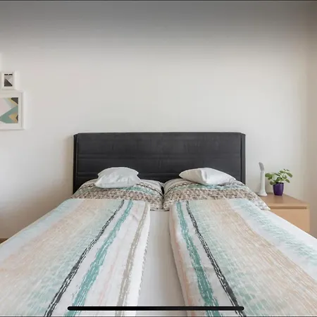 Rezidence Garden Towers - S Parkovanim Apartment Prague