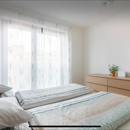 Rezidence Garden Towers - S Parkovanim Apartment