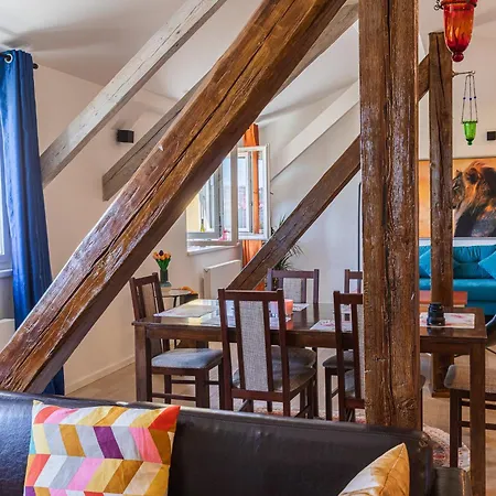 Apartment Classy Riverside In The Old Town Of