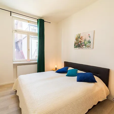 Apartment Classy Riverside In The Old Town Of