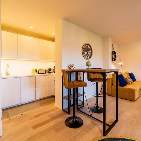 Apartment Classy Riverside In The Old Town Of