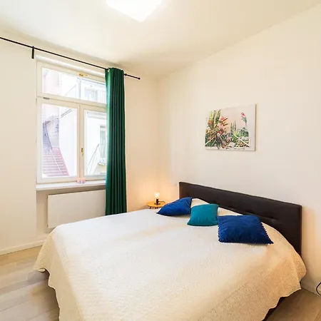 Apartment Classy Riverside In The Old Town Of