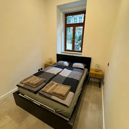 Cool Vitkova With Balcony Apartment *