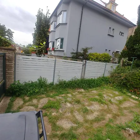 Guest house In House With Private Parking And Garden