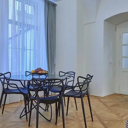 Отель U 3 Pstrosu 4*