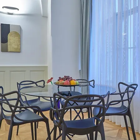 U 3 Pstrosu 4* Прага