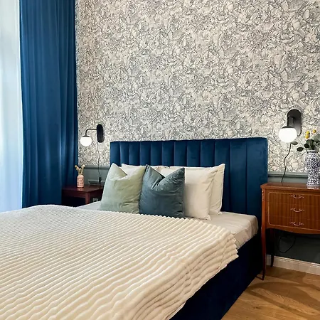 Turnkey I Antonin Dvorak Apartment *
