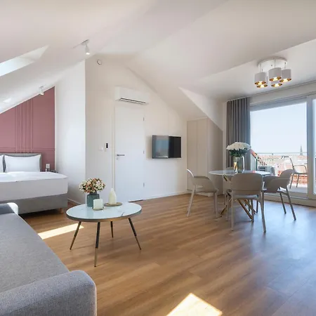 Encore Boutique By Dwellfort 4*