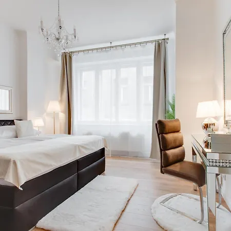 Wenceslas Square Royal Two Bedroom Apartment *