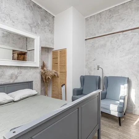 Loft Apartment *