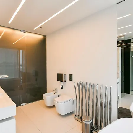 Appartamento Presidential Penthouse, 303m2, Jacuzzi On Terrace, Sauna, 6bdrm, 4bthrm, Ac, Lift Praga