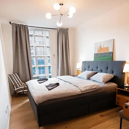 Apartment 60 Free Parking&wifi