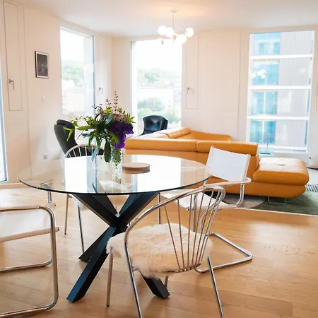 60 Free Parking&wifi Apartment *