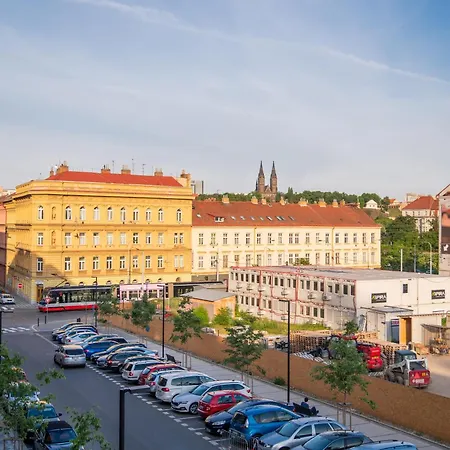 60 Free Parking&wifi Apartment