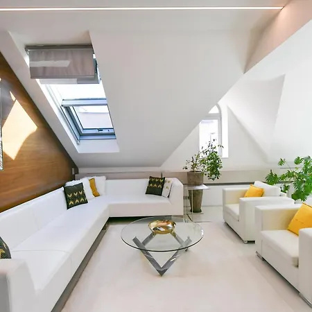 Appartamento Presidential Penthouse, 303m2, Jacuzzi On Terrace, Sauna, 6bdrm, 4bthrm, Ac, Lift *