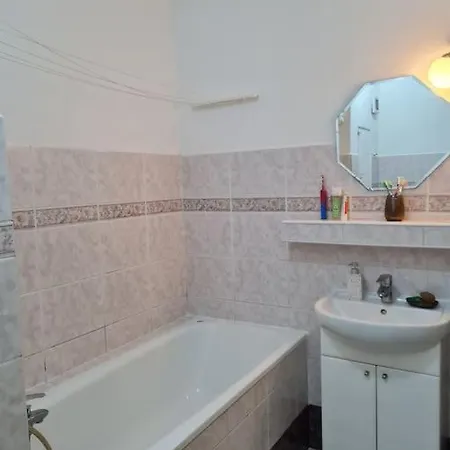 Linhs Place * Praha