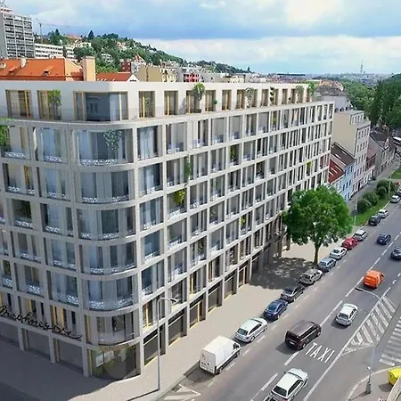 Spacious Floor Flat, Air Conditioning, Free Parking, 200mb Wifi Apartment Prague