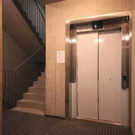 Apartment Spacious Floor Flat, Air Conditioning, Free Parking, 200mb Wifi Prague