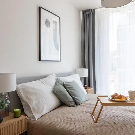Apartment Days - 2bdr - Balcony - Garage Parking - Easy Center Access Prague
