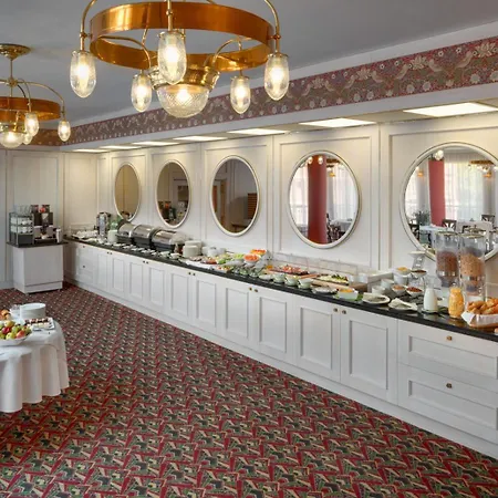 Hotel Savoy 4*