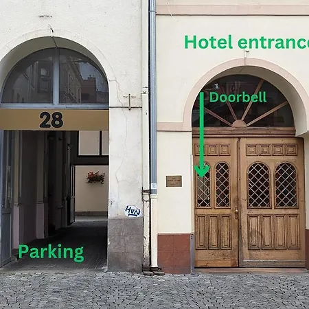 Hotel Claris 3*