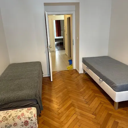 Spacious 2 Bedroom With Terrace Apartment *