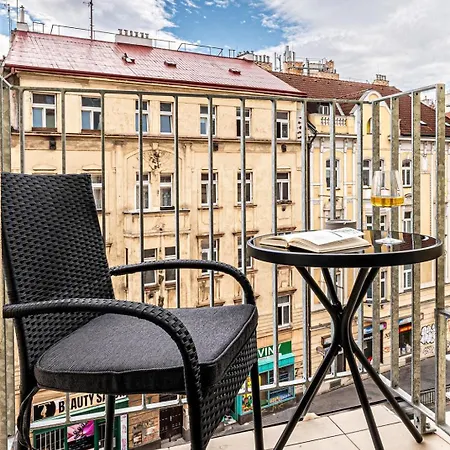 Three Bedroom Aparment With Terrace By Days Apartment