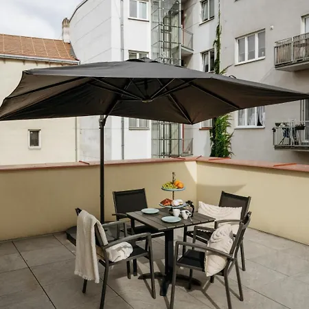 Three Bedroom Aparment With Terrace By Days * Prague
