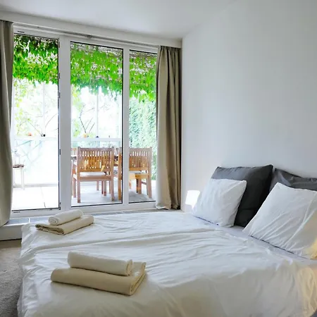 Apartment Vida Prostorny 220 M2 3br S Krbem A Zahradou, Idealni Pro Rodiny