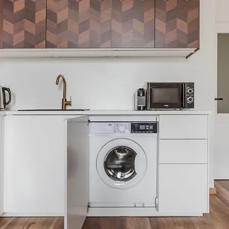 Apartment Blueground 10 Renovated Furnished Prg-17 *