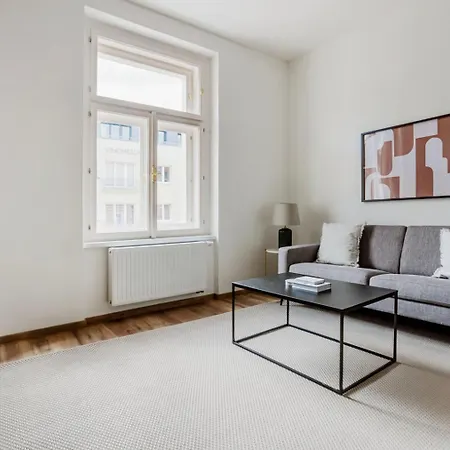 Blueground 10 Renovated Furnished Prg-17 Apartment