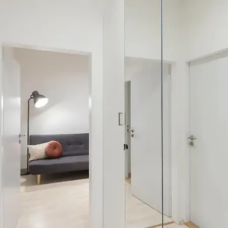 Apartment Vast Old Town For 3 *