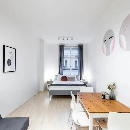 Vast Old Town For 3 Apartment *