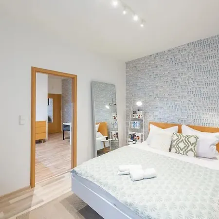 Apartment Neat Cozy Old Town Retreat W Queen Bed