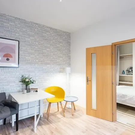 Apartment Neat Cozy Old Town Retreat W Queen Bed *