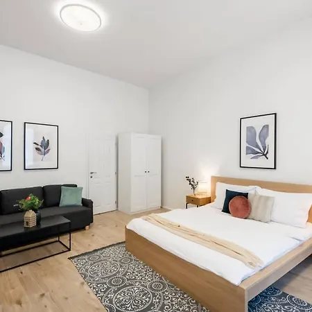 Elegant Spacious Old Town Prague