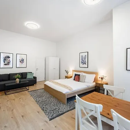 Apartment Elegant Spacious Old Town