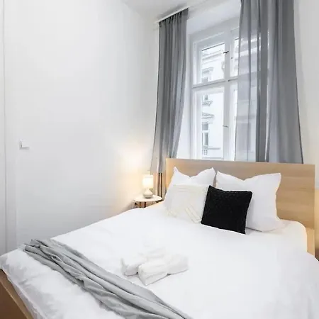 Metropolitan With Amenities Prague