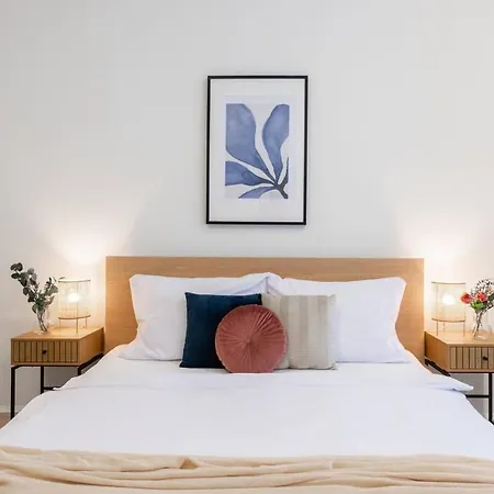 Elegant Spacious Old Town