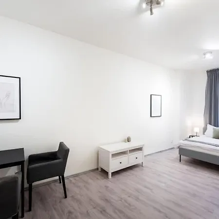 Timeless Charming Near Old Town Apartment *